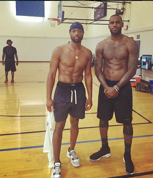 仍是像火箭 仍是像火箭